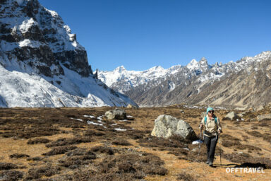 Po Dwóch Stronach Kanczendzongi