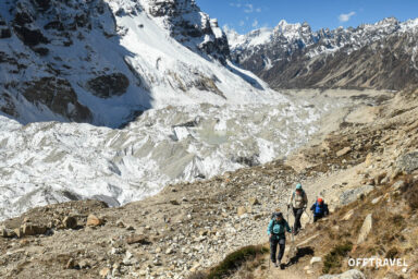 Po Dwóch Stronach Kanczendzongi