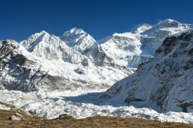 Po Dwóch Stronach Kanczendzongi