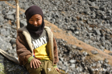 Po Dwóch Stronach Kanczendzongi