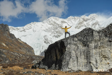 Po Dwóch Stronach Kanczendzongi